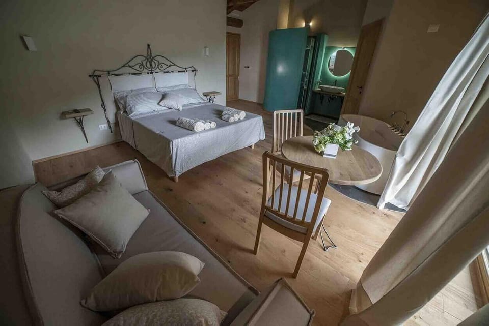 Deluxe Double Room | Soundproofing, free WiFi, bed sheets
