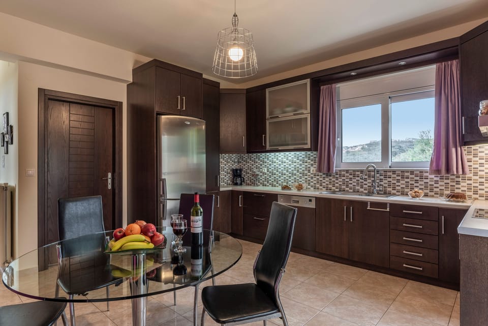 Family Villa, 4 Bedrooms | Private kitchen | Full-size fridge, microwave, oven, stovetop