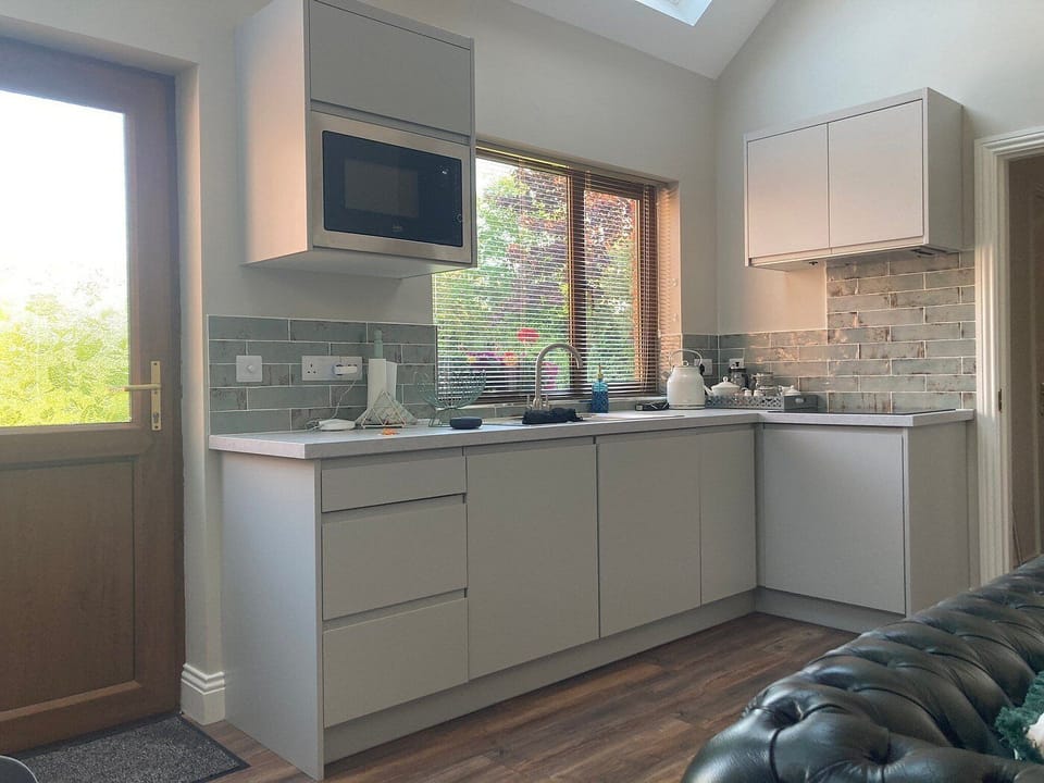 Exclusive Apartment | Private kitchen | Coffee/tea maker, electric kettle