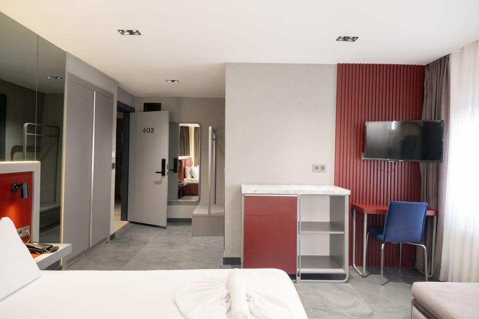 Deluxe Double Room | Premium bedding, minibar, in-room safe, iron/ironing board (on request)