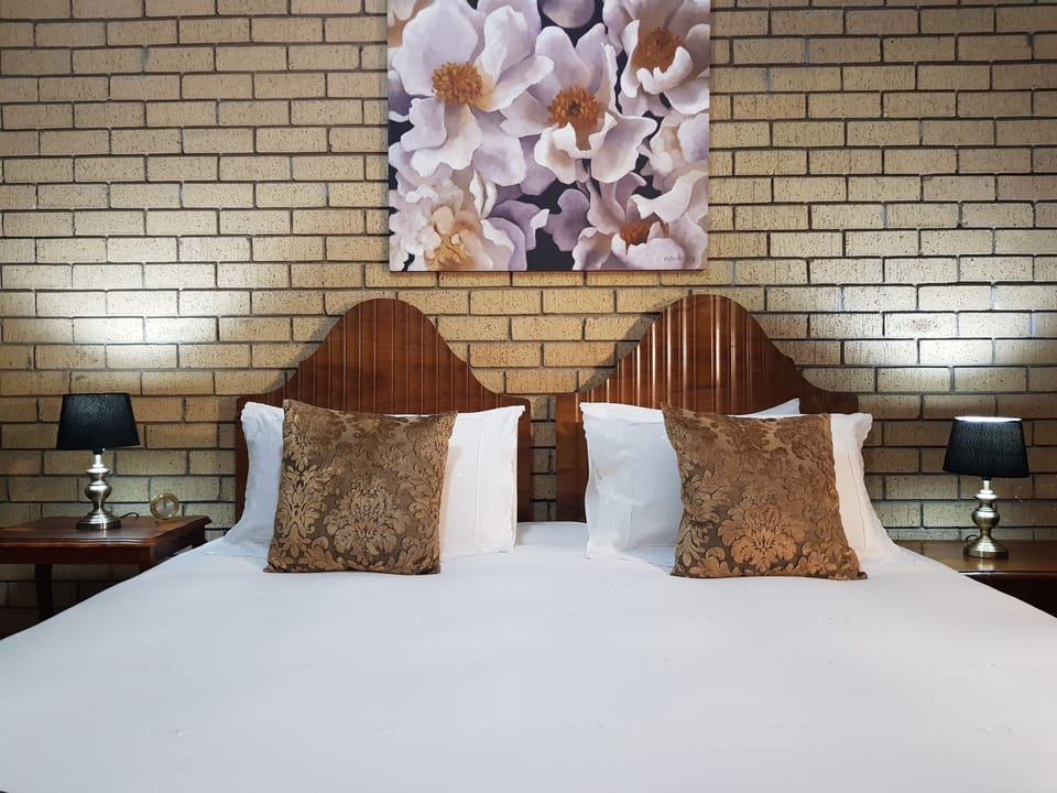 Exclusive Double or Twin Room | Individually decorated, individually furnished, blackout drapes