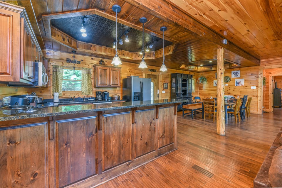 Signature Cabin | Private kitchen | Full-size fridge, microwave, oven, stovetop
