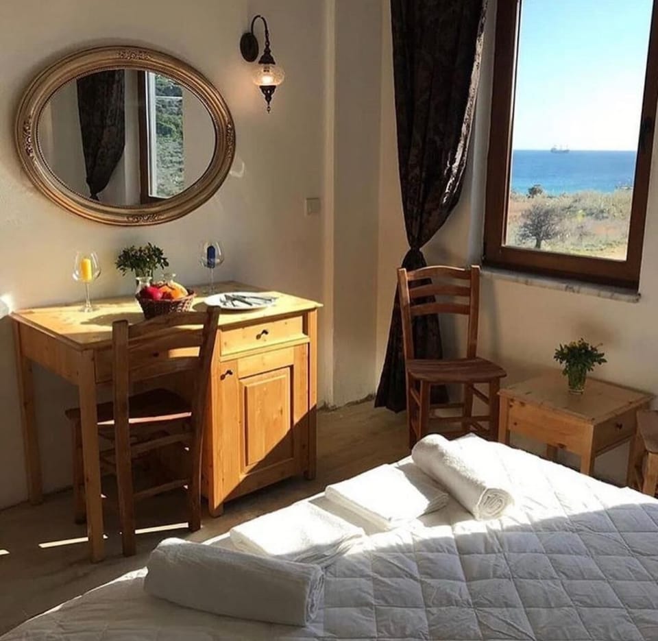 Standard Room, Sea View | Premium bedding, desk, free WiFi, bed sheets