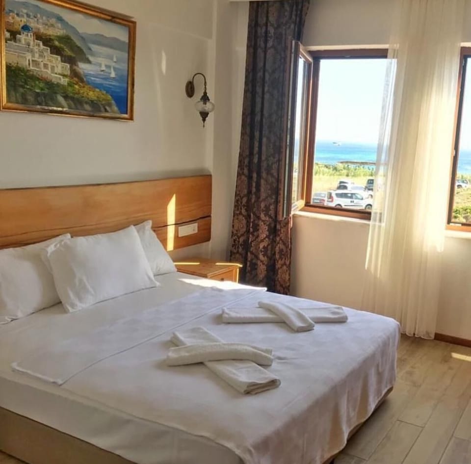 Standard Room, Sea View | Premium bedding, desk, free WiFi, bed sheets