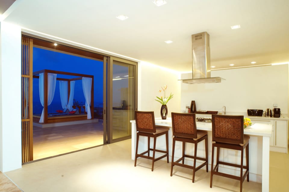 Villa, 6 Bedrooms, Non Smoking, Kitchen | Private kitchen | Full-size fridge, microwave, oven, stovetop