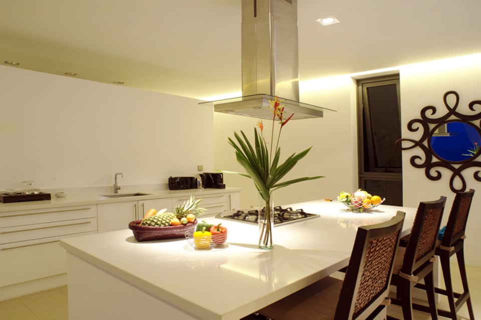 Villa, 4 Bedrooms, Non Smoking, Kitchen | Private kitchen | Full-size fridge, microwave, oven, stovetop