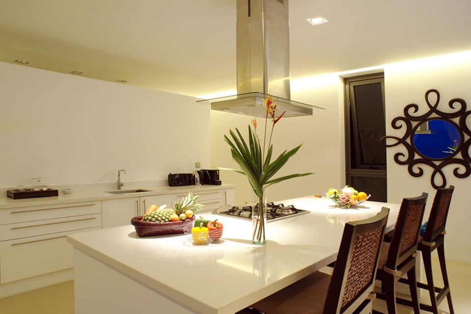 Villa, 3 Bedrooms, Non Smoking, Kitchen | In-room dining