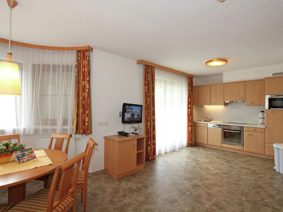 Apartment | Dining