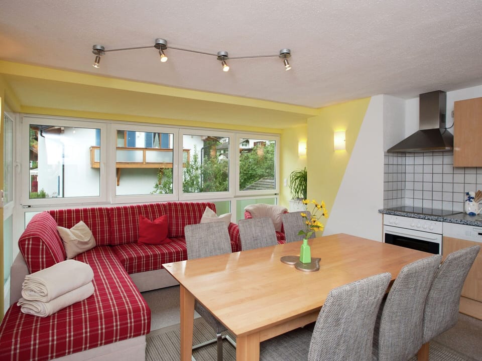Apartment | Dining