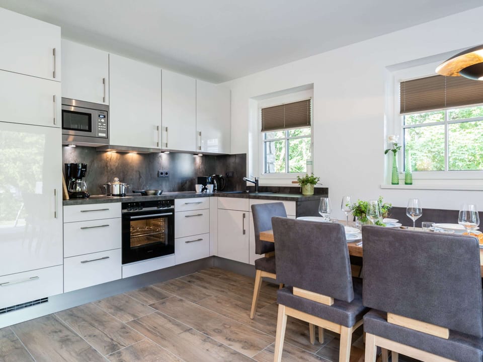 Chalet | Private kitchen | Dishwasher, highchair, cookware/dishes/utensils