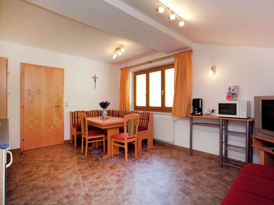 Apartment | Dining