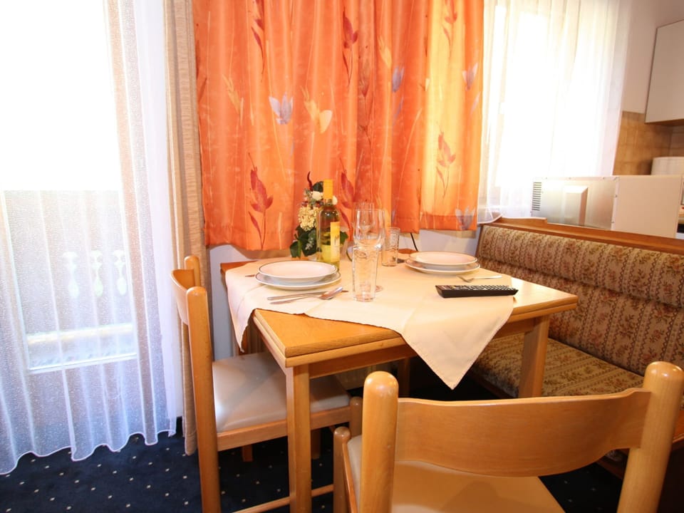 Apartment | Dining