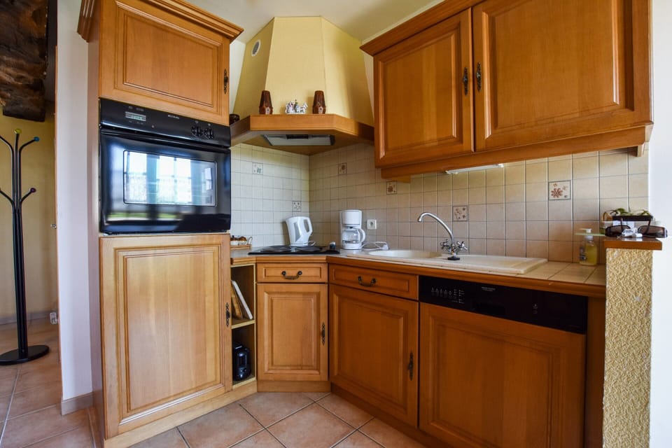 House | Private kitchen | Microwave, highchair