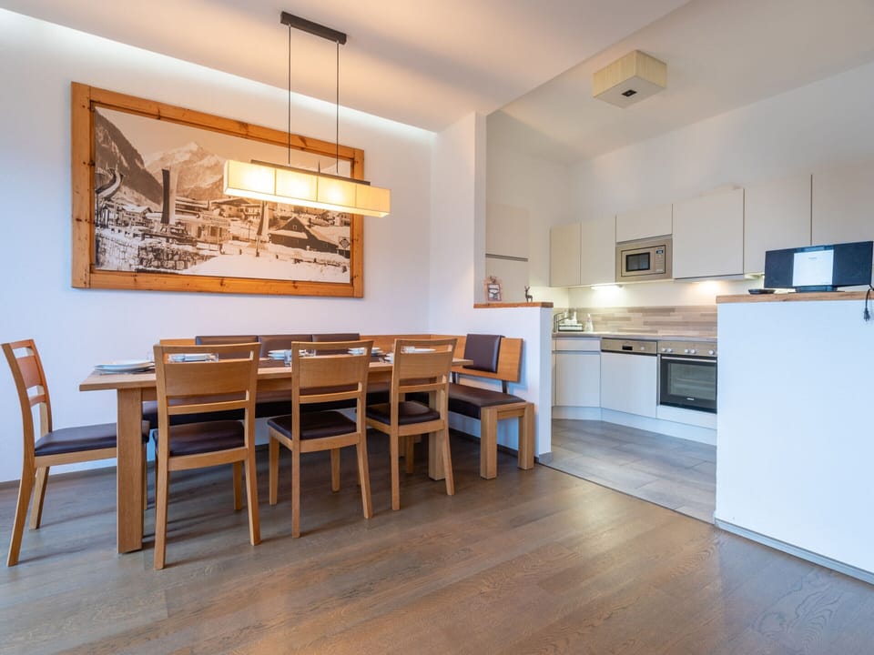 Apartment | Dining