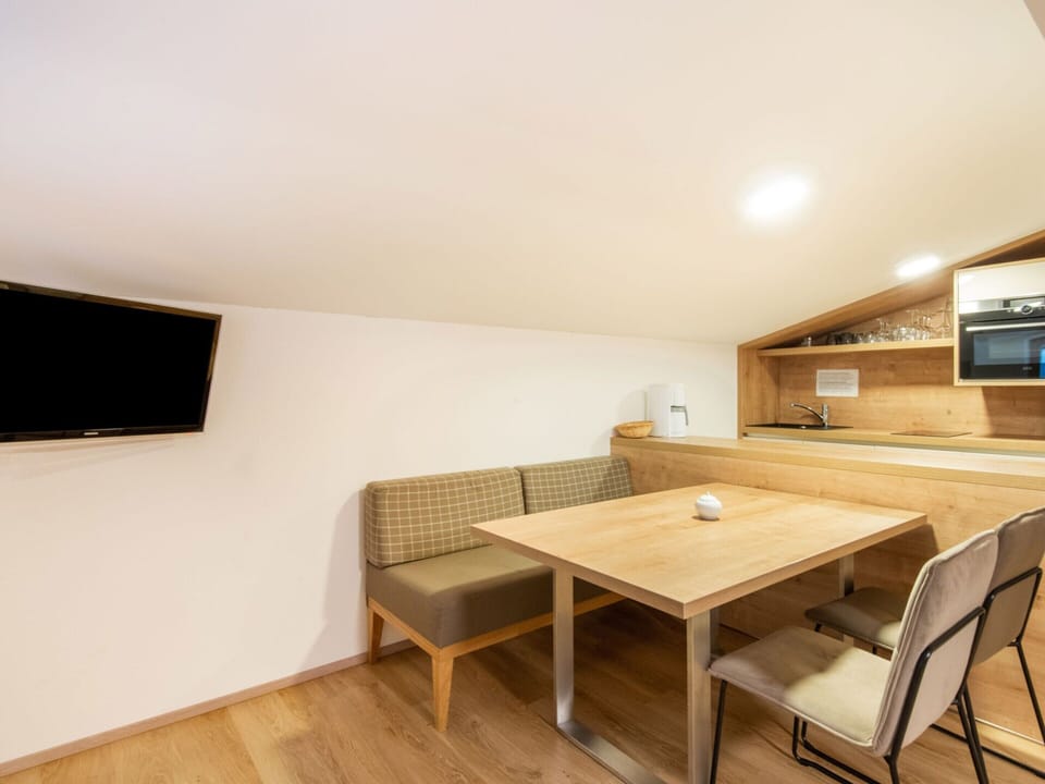 Apartment | Dining