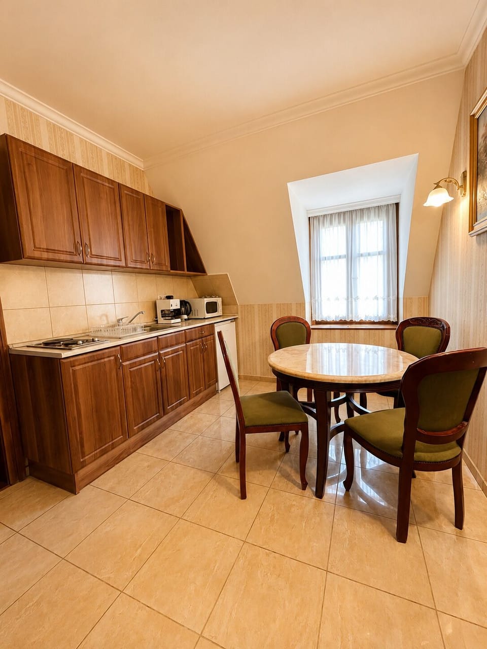 Udvarhaz apartman | Private kitchen | Highchair