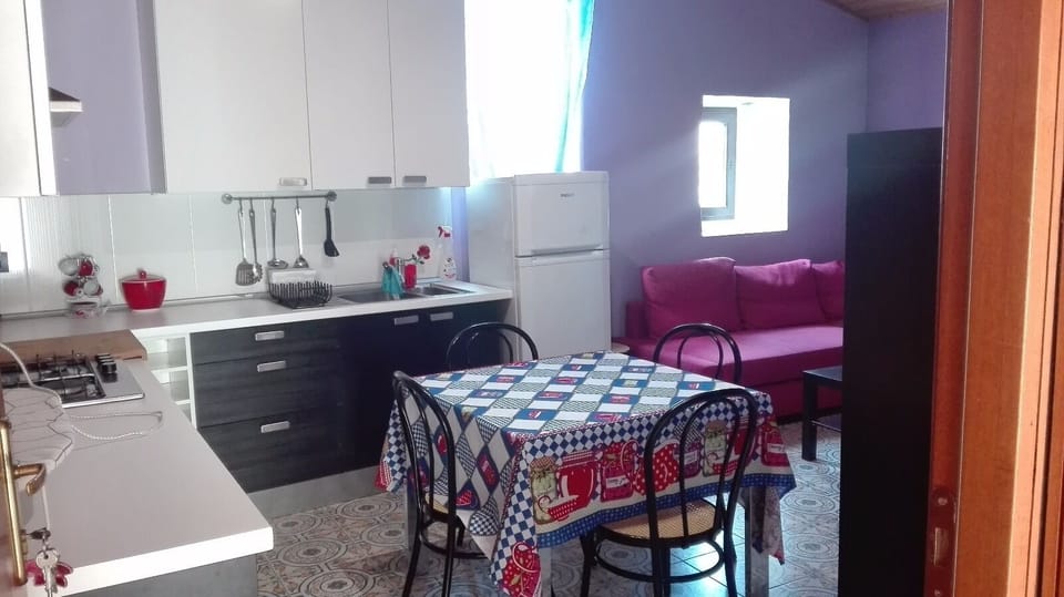 Apartment, 2 Bedrooms | Private kitchenette