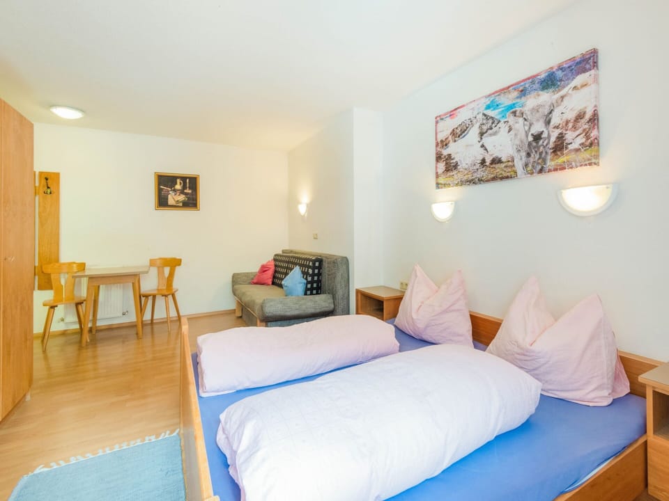 Apartment | 1 bedroom, bed sheets