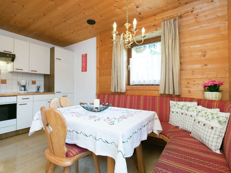Apartment | Dining