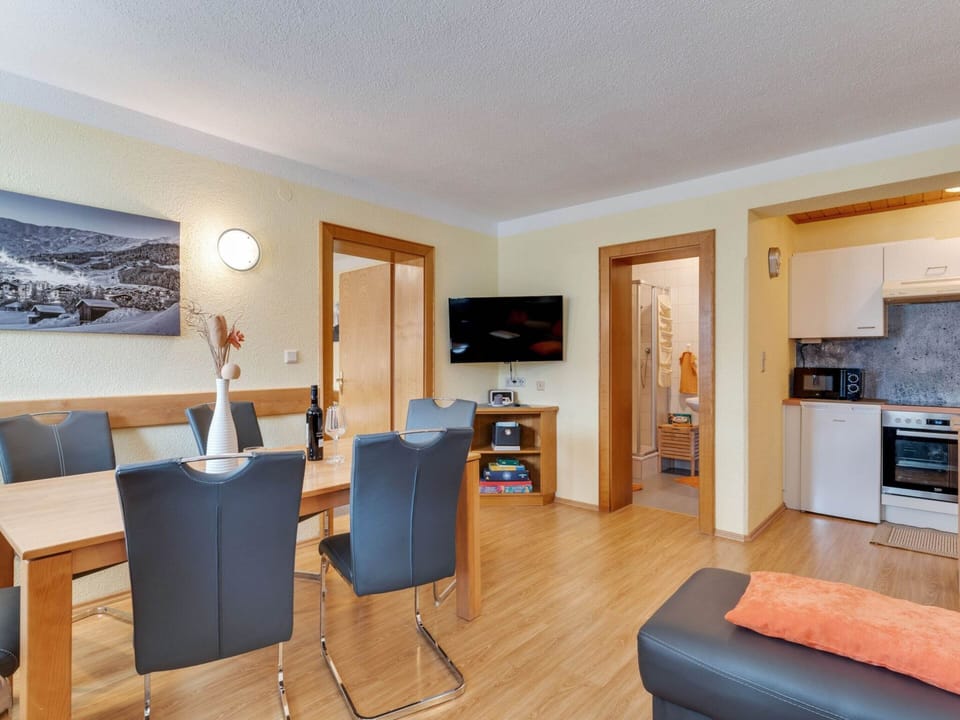 Apartment | Living room | TV