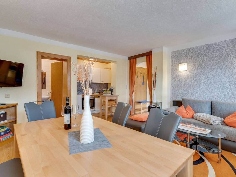 Apartment | Dining