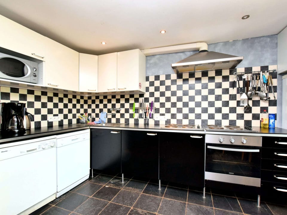 House | Private kitchen | Highchair