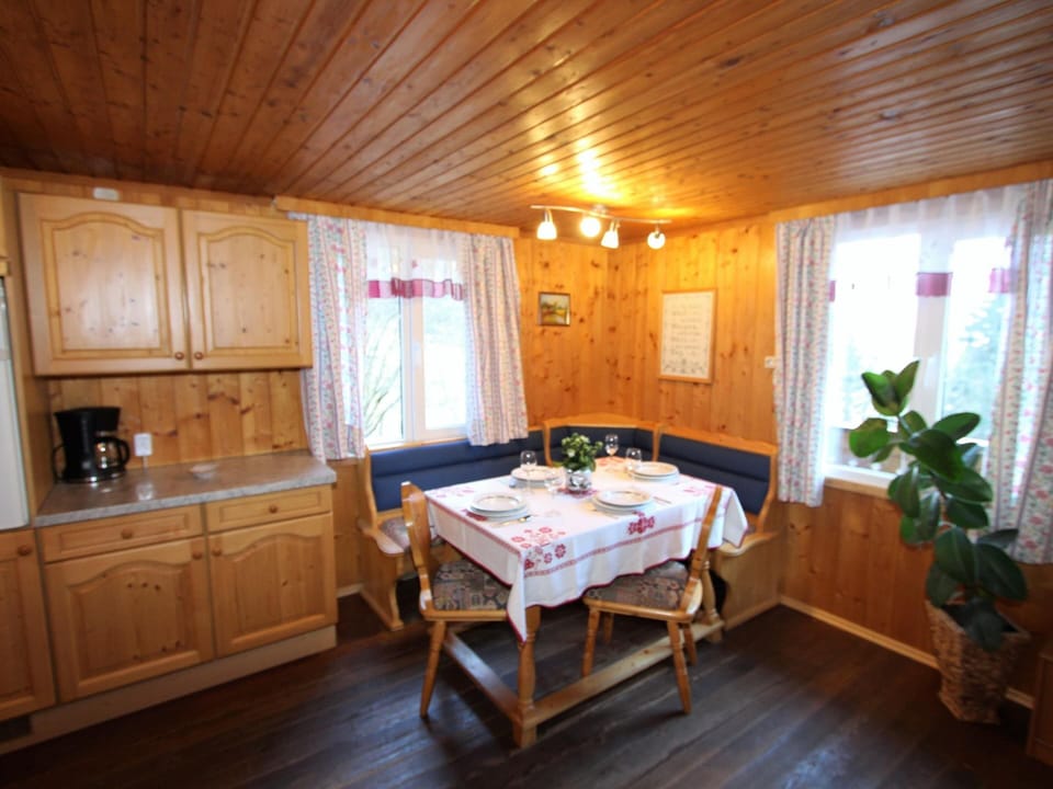 Chalet | Dining