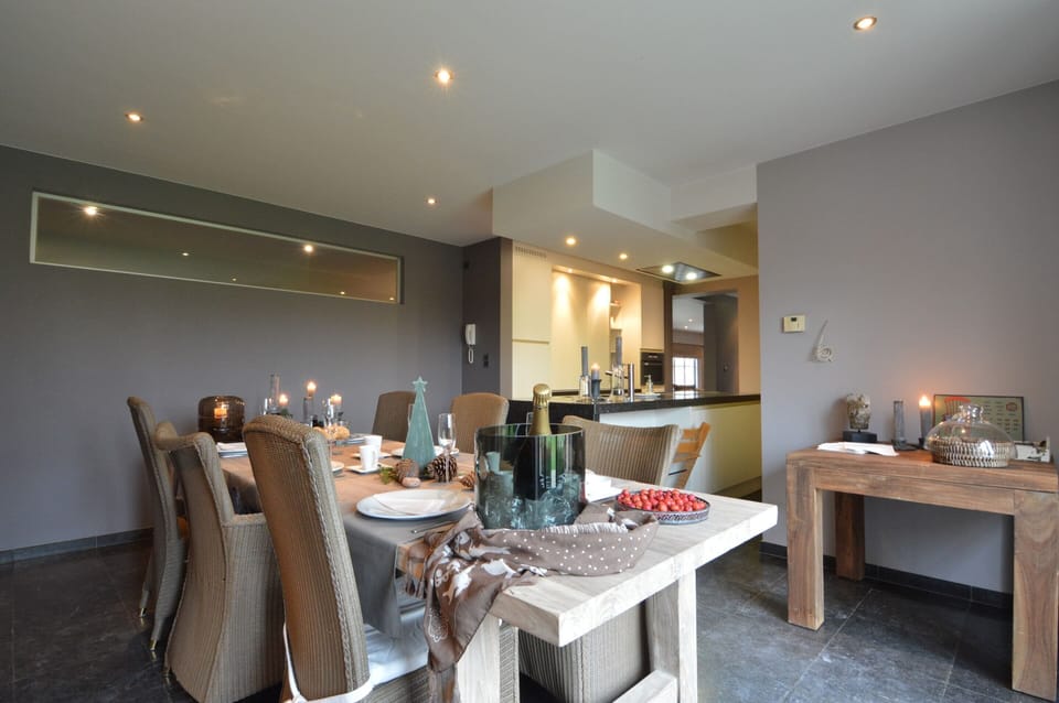 House | Dining