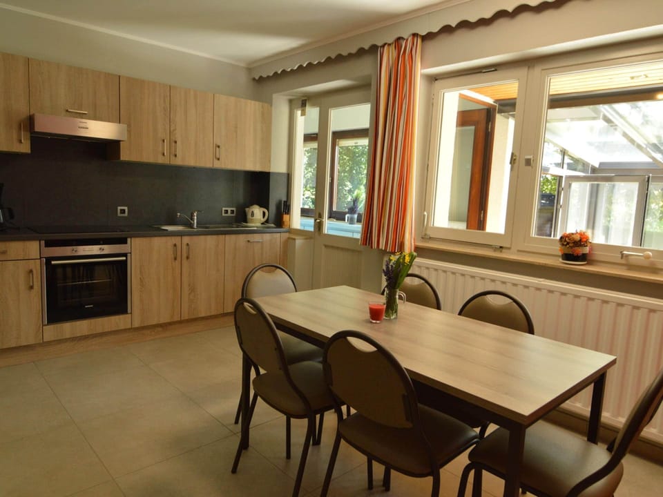 Villa | Dining