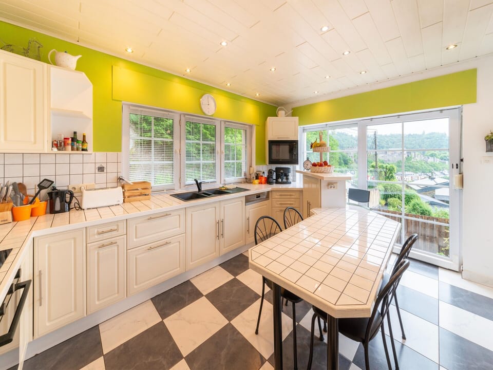 House | Private kitchen | Highchair