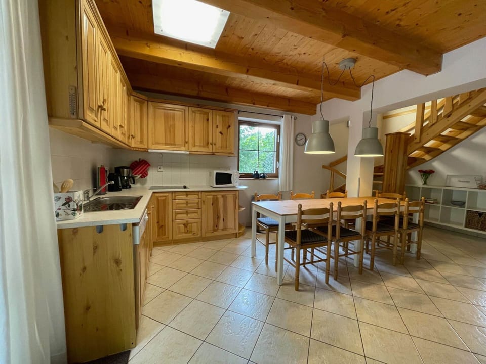 House | Private kitchen | Oven, highchair