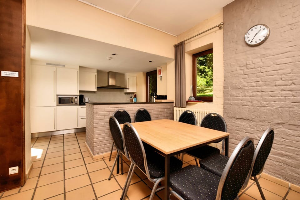 Cottage | Dining
