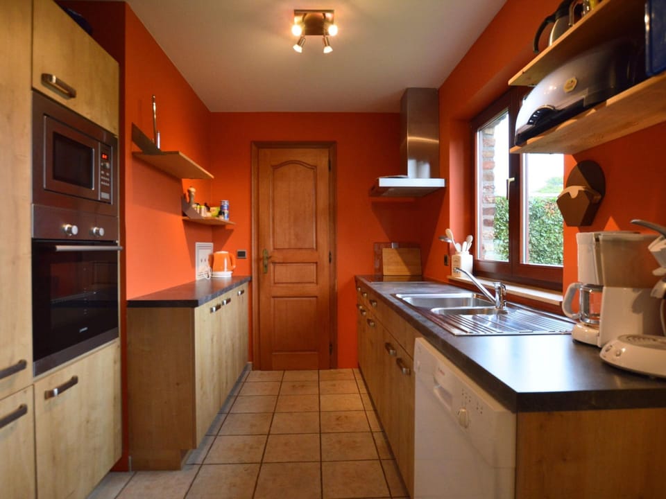 House | Private kitchen | Highchair, cookware/dishes/utensils