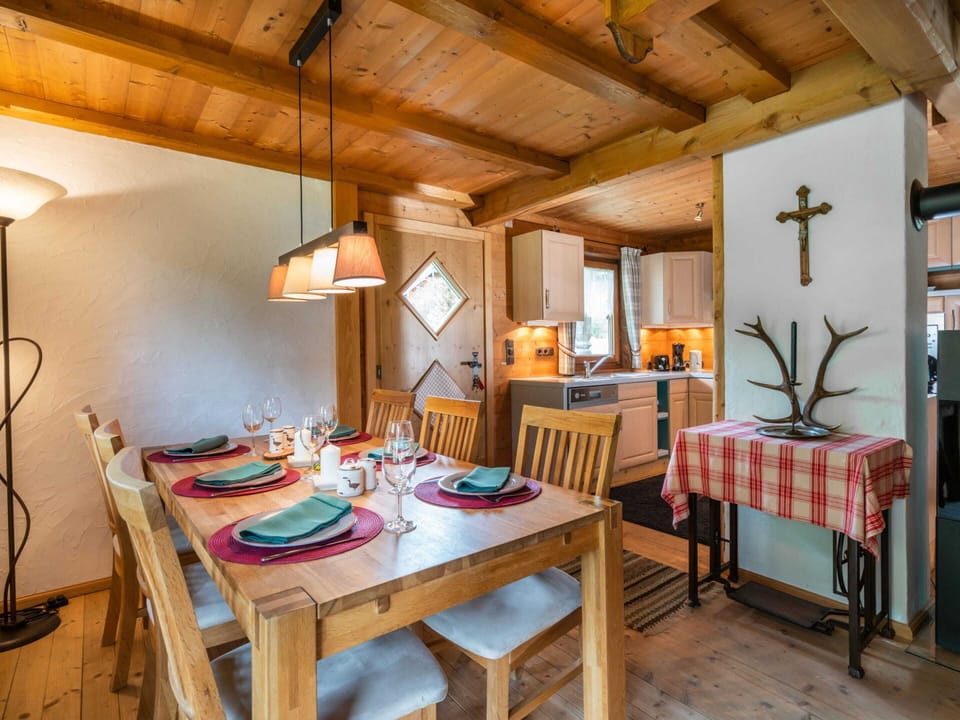 Chalet | Dining