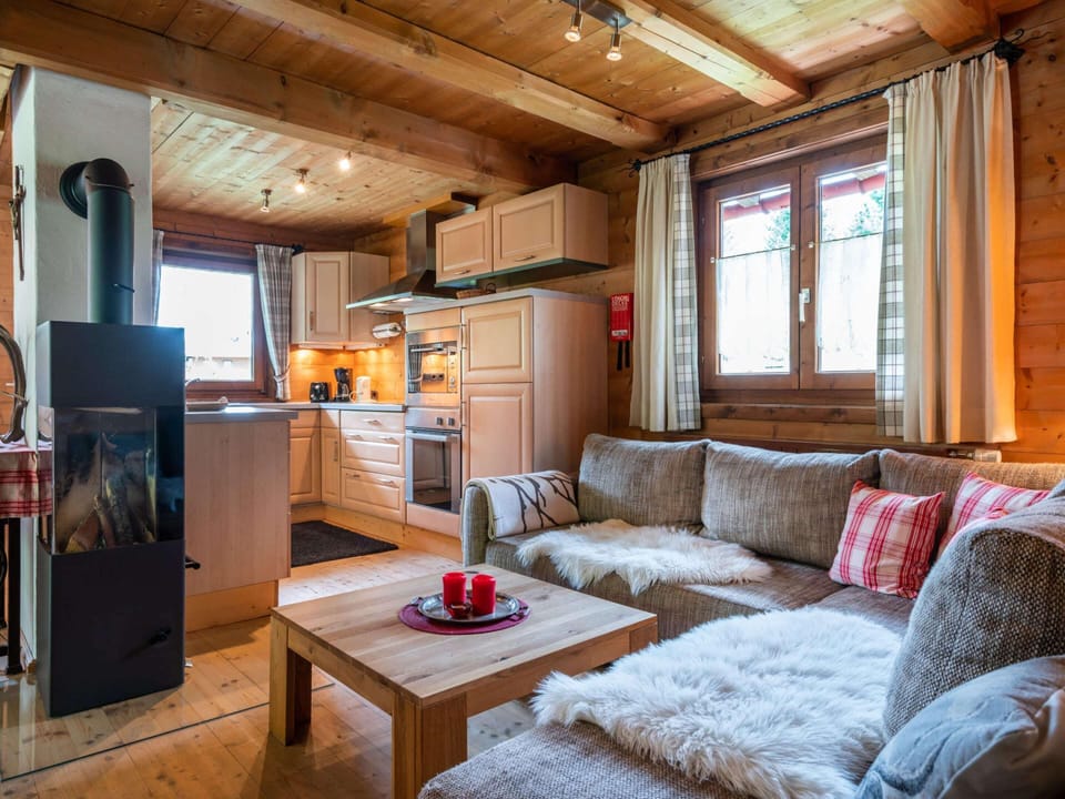 Chalet | Living area | TV