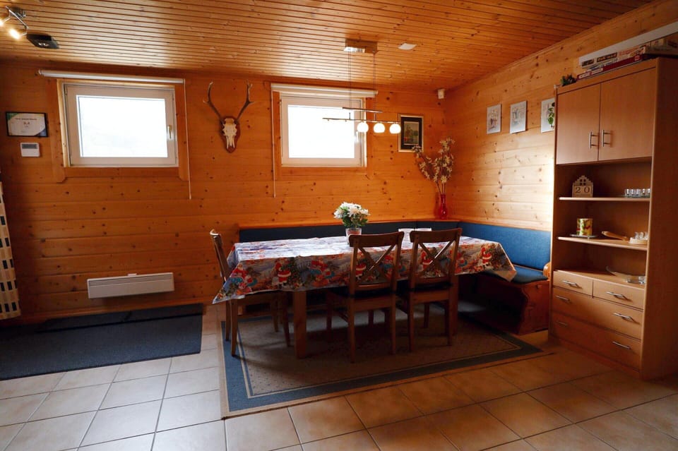 Apartment | Dining