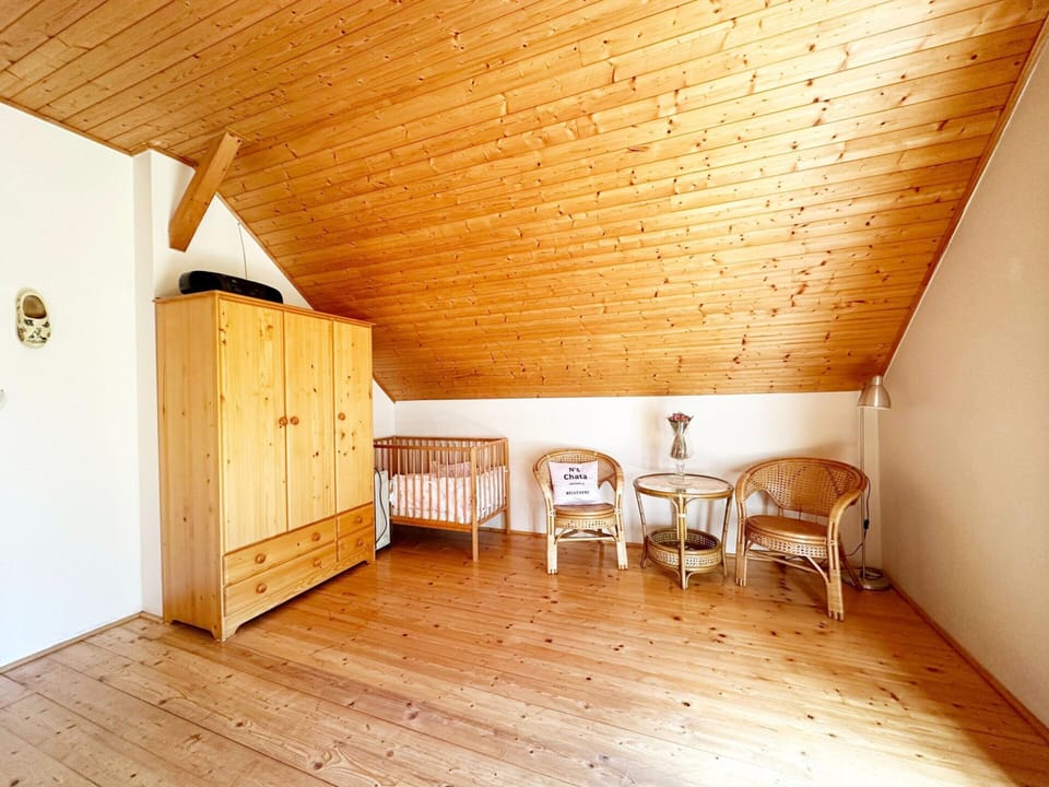 House | 4 bedrooms, individually furnished, bed sheets