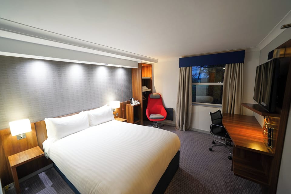 Standard Room, 1 Double Bed with Sofa bed (Free Hot Breakfast) | In-room safe, desk, laptop workspace, blackout drapes