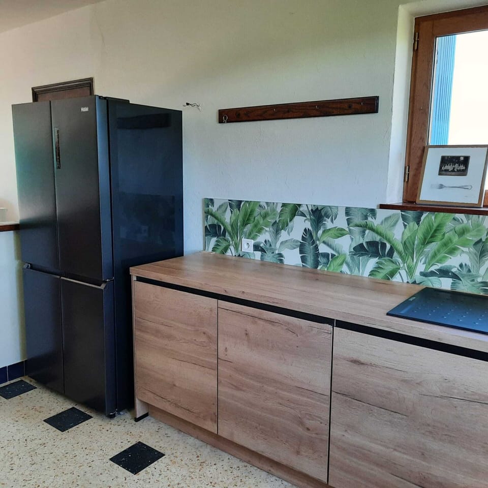 House | Private kitchen | Microwave, highchair