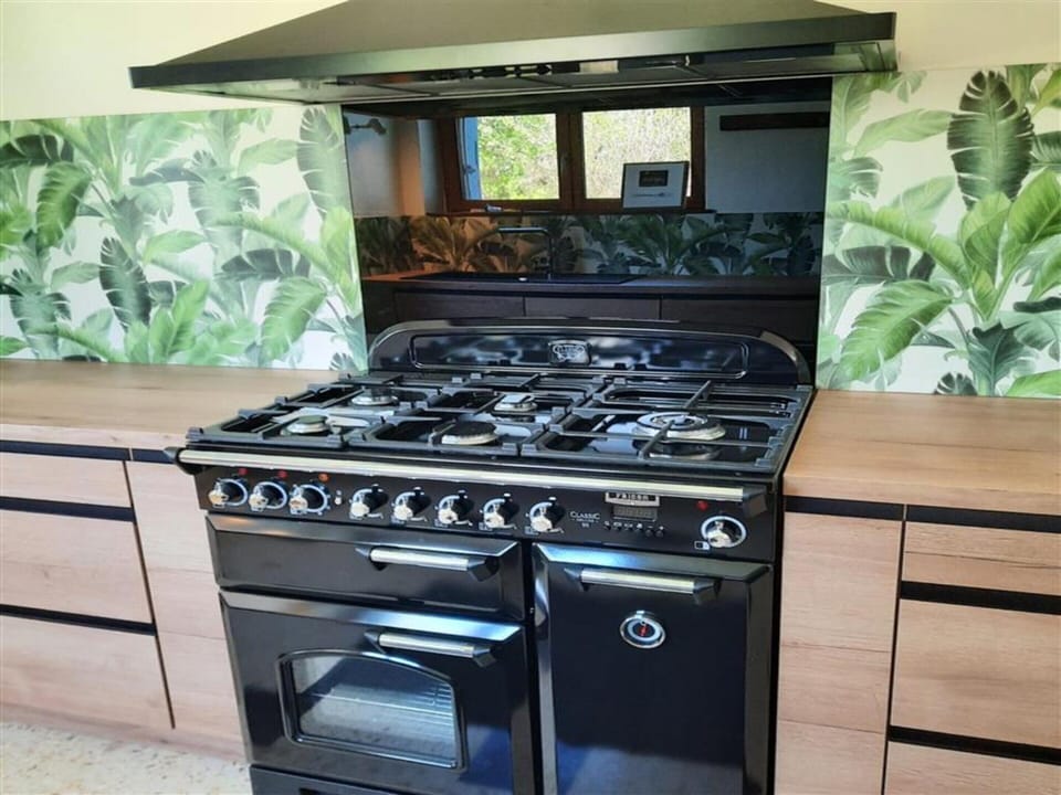 House | Private kitchen | Microwave, highchair