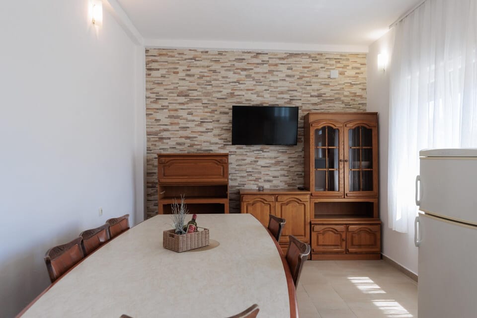 House | Dining