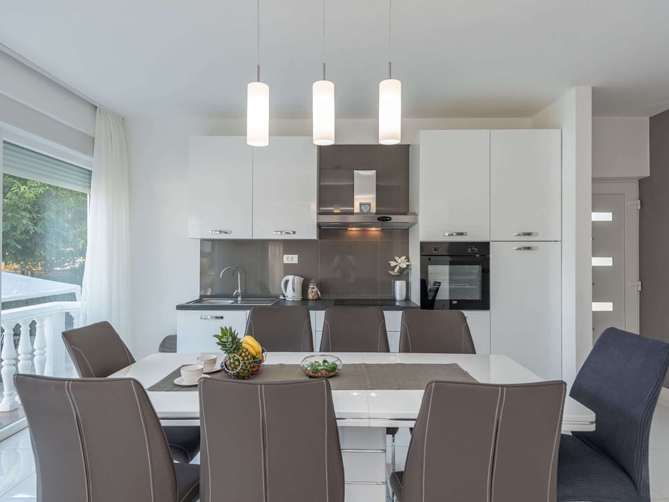 House | Private kitchen | Highchair