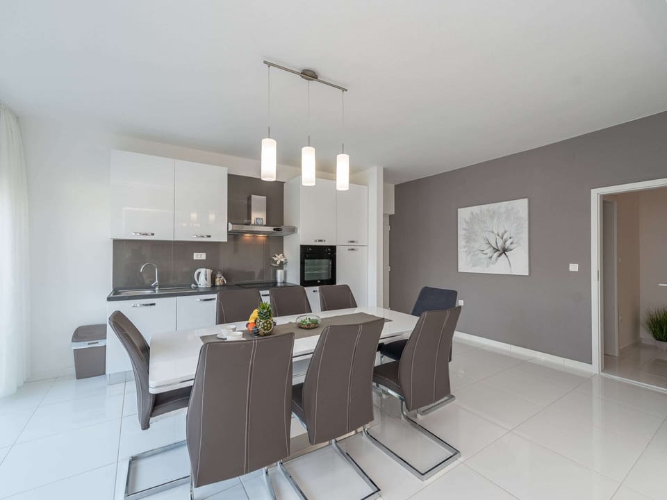House | Dining