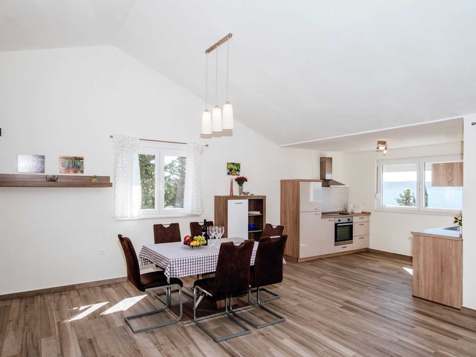 Apartment | Dining