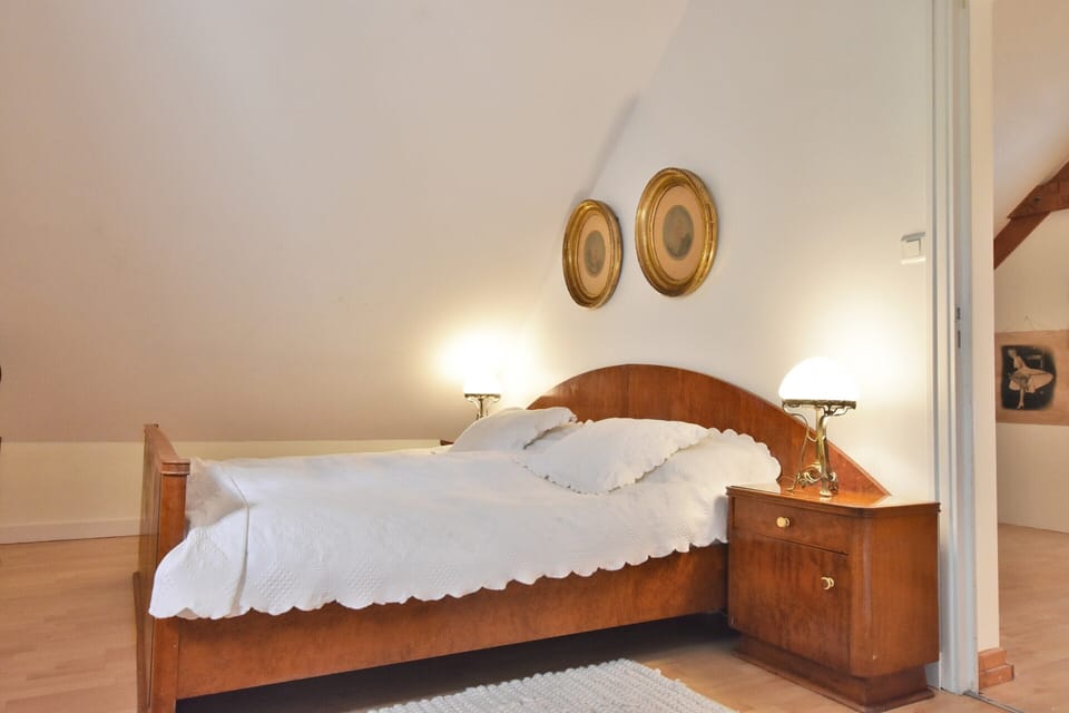 Holiday Home in Le Chatelet With Pool House in Centre-Val de Loire
