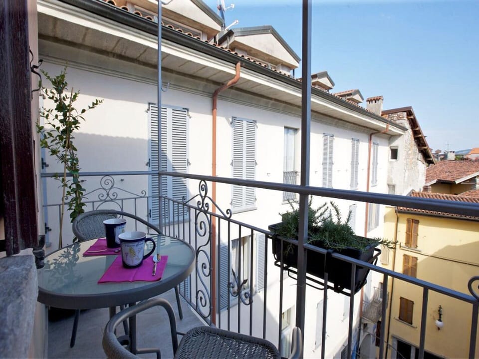 Apartment | Dining