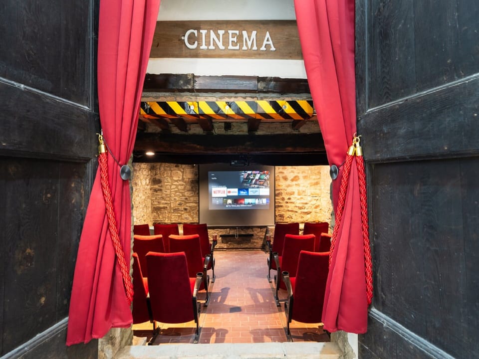 Villa | Game room