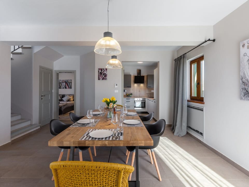 Villa | Dining