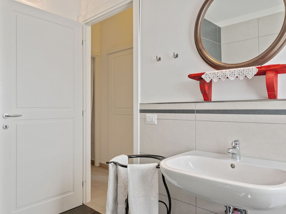 Relaxing Bosa Stay With Veranda House in Bosa