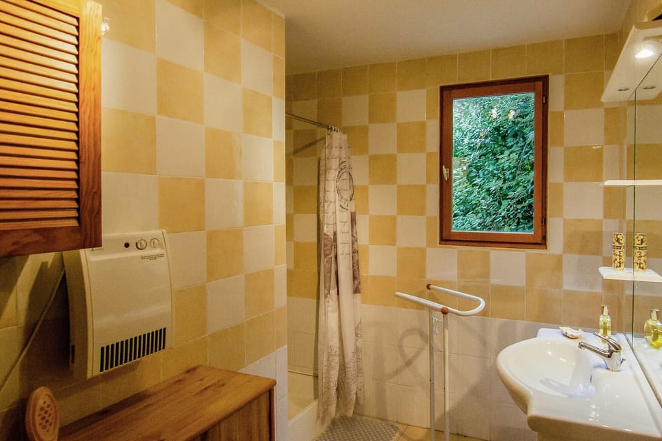Holiday Home in Bourgnac With Private Pool House in Nouvelle-Aquitaine